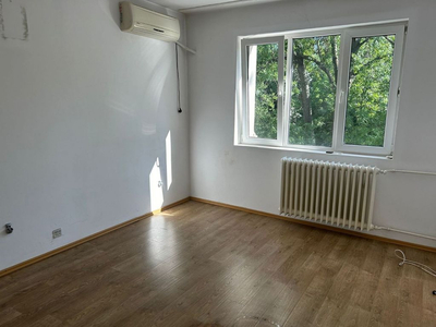 Apartament 4 Camere Metrou Gorjului Etaj Intermediar