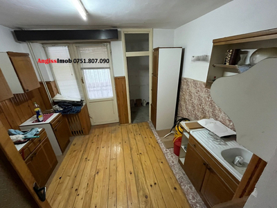 Apartament 4 camere str Babadag 85