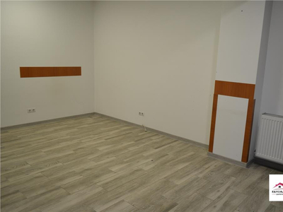 Apartament Bloc Nou 3 Camere 2 Bai si 2 Parcari Private de