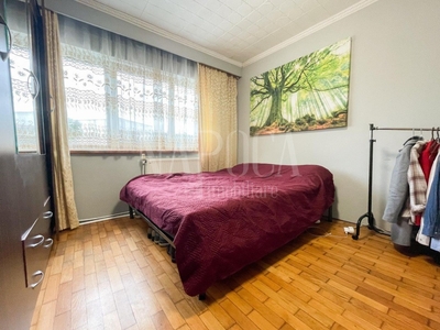 Apartament cu 2 camere decomandat + garaj