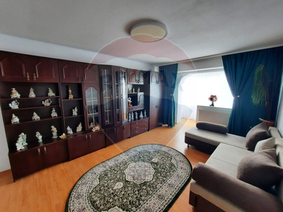 Apartament cu 2 camere mobilat si utilat.