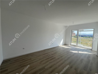 Apartament cu 2 camere si balcon la etajul 2 zona Doamna Sta