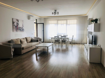 Apartament cu 3 camere