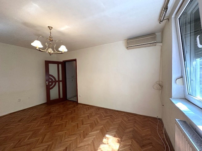 Apartament cu 3 camere