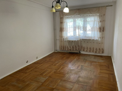 Apartament cu 3 camere decomandat