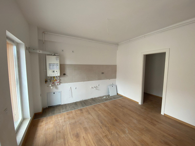 Apartament cu 3 camere