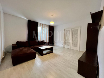 Apartament cu 3 camere in Centru!