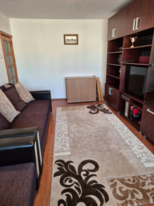 Apartament cu 3 camere in Str Dezrobirii