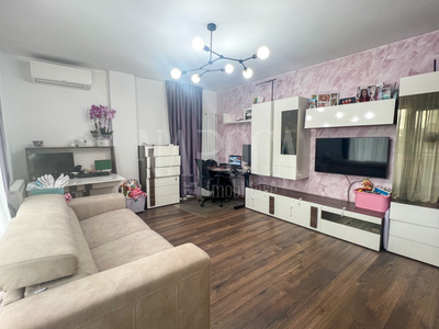 Apartament cu 3 camere + parcare in cartierul Buna Ziua!