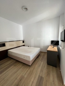 Apartament cu uz rezidential/comercial