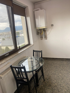 Apartament de 2 camere zona TRACTORUL