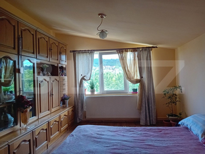 Apartament de 3 camere la vilă