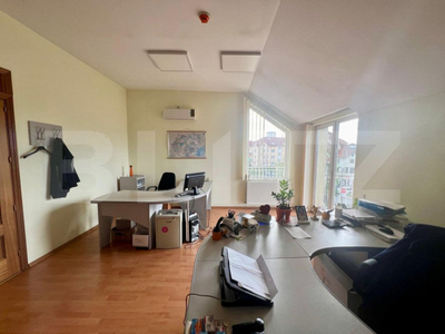 Apartament de 5 camere în vilă