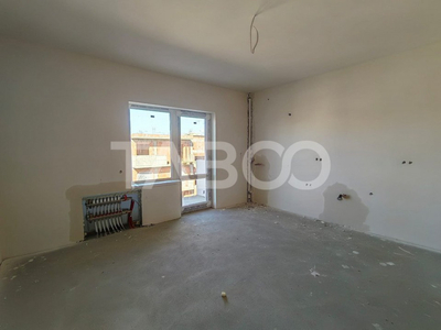 Apartament de vanzare LA ETAJUL 2 cu 3 camere si balcon