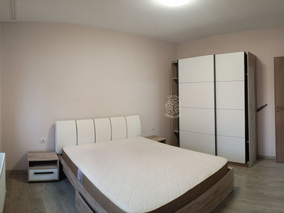 Apartament finisat/mobilat-3 camere+2 parcari- 84 mp util...