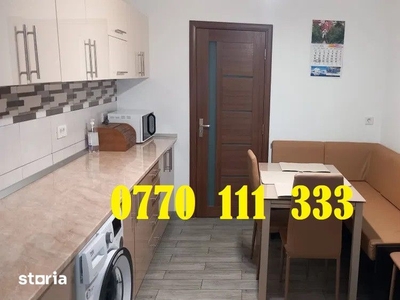 Apartament cu 4 camere de închiriat în zona Craiovita Noua