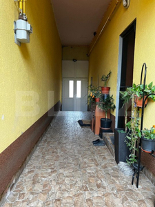 Apartament la curte comuna