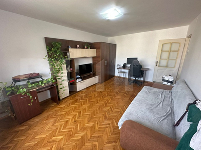 Apartament spatios 3 camere