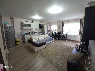 Apartament cu 3 camere de inchiriat, Malu Rosu, ECX49590