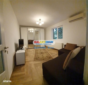 De vanzare Apartament 3 camere, zona Cetate Piata Bloc Nou.