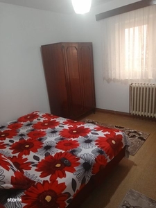 Apartament 3 camere, etajul 3, zona Radu Negru