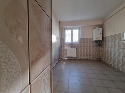 Zona Ștefan cel Mare- 3 camere dec- două băi- două balco