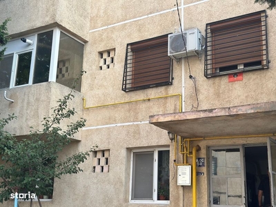 Vand Apartament 3 camere