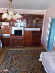 Vand apartament 3 camere, Poarta 6, decomandat, liber 2 bai 2 balcoane