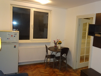 Vand apartament cu 2 camere in Deva