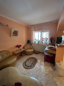 Vand apartament cu 4 camere ultacentral