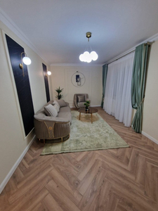 Vand apartament modernizat cu 4 camere