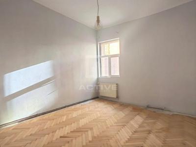 Apartament cu 3 camere - zona centrala