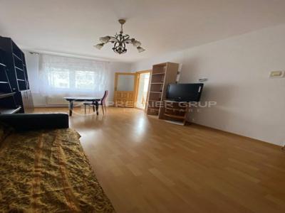 Apartament 3 camere, Centru, 61mp