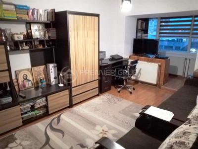 Apartament 3 camere, Pacurari, 73mp