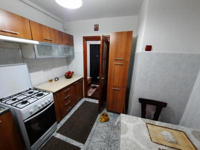 Apartament cu 2 camere- zona Podu de Piatra