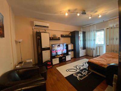 Apartament cu 3 camere - Pacurari