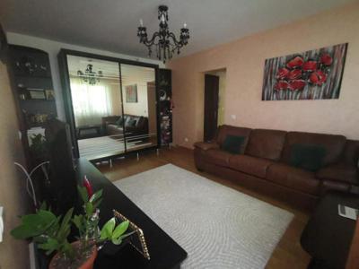 Apartament cu 3 camere - Podu Ros