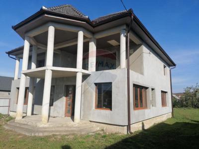 COMISION 0% Casa / Vila cu 5 camere de vanzare in Nusfalau