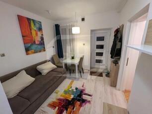 Apartament 2 camere, semidecomandat, Centru, UMF