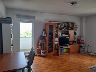 Apartament 2 camere situat la etajul 3 al unui imobil P+10 ,in zona Zorilor