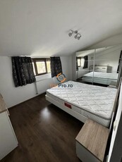 Apartament cu 3 camere etaj 3 zona Lunei