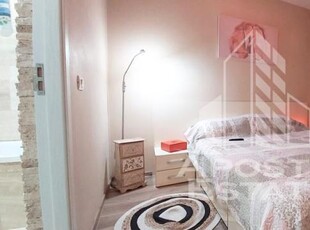 Apartament cu 4 camere,2 bai, centrala proprie, zona Micalaca