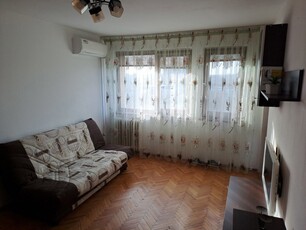 Apartament de 2 camere, 50 mp, semidecomandat, metrou, zona Titan