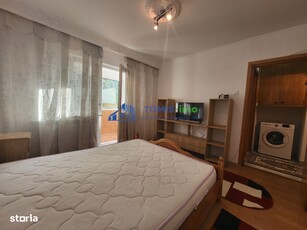 Apartament decomandat cu camere si 2 balcoane de inchiriat - zona Gara