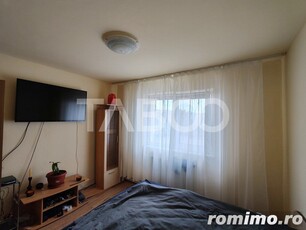 Apartament semidecomandat 3 camere etaj intermediar de vanzare