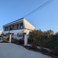 Casa duplex, 110 mp utili, 250 mp teren, iesire la lac