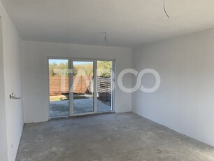 Casa individuala 126 mpu 4 camere 2 bai teren liber 240mp in Vestem