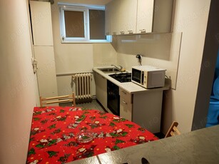 Închiriez apartament