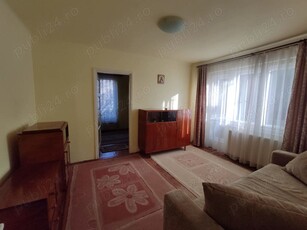 Particular inchiriez apartament 2 camere centrul civic