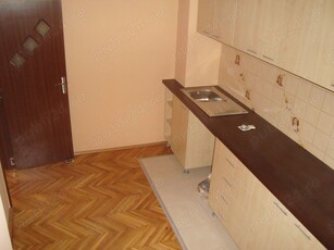 Proprietar, ofer spre inchiriere in COMPLEXUL STUDENTESC, apartament cu 4 camere